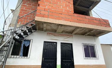CASA EN VENTA EN ALTOS DE PLAN PAREJO 2, TURBACO CON CIMIENTOS PARA 3 PISOS