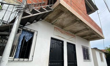 CASA EN VENTA EN ALTOS DE PLAN PAREJO 2, TURBACO CON CIMIENTOS PARA 3 PISOS