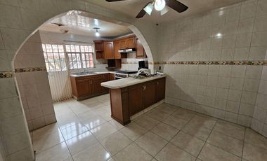 COL. MONUMENTAL CASA EN VENTA TIPO DUPLEX CON EXCELENTE UBICACIÓN