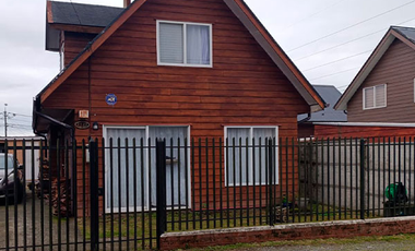 VENDO CASA PARQUE FUNDADORES