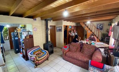 CASA EN TERRENO 440 M² - 2 PISOS, 5D3B - LAS BANDURRIAS - PIRQUE (Cód.124)