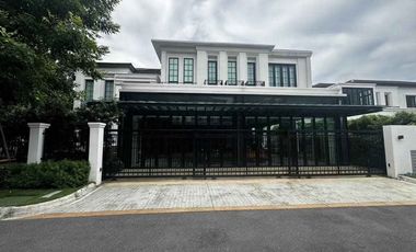 Modern House for rent with 3 bedrooms in Pattanakarn