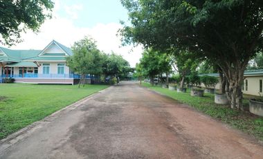 Luxury 4BR 5BTH Home with 6 Rai Land for Sale in Wanon Niwat, Sakon Nakhon, Thailand