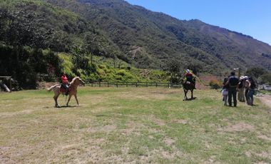 Venta de terreno con proyecto turístico en Intag, Nangulvi, 7,5 ha