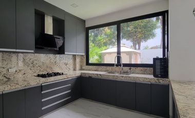 En alquiler lujosa y moderna casa semiamoblada en Isla Mocoli, Samborondon