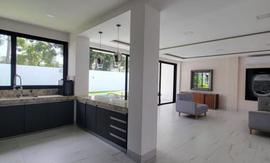 En alquiler lujosa y moderna casa semiamoblada en Isla Mocoli, Samborondon