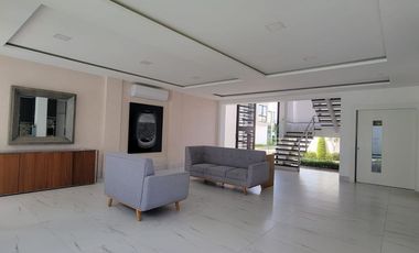 En alquiler lujosa y moderna casa semiamoblada en Isla Mocoli, Samborondon