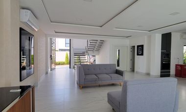 En alquiler lujosa y moderna casa semiamoblada en Isla Mocoli, Samborondon