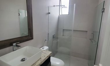 En alquiler lujosa y moderna casa semiamoblada en Isla Mocoli, Samborondon