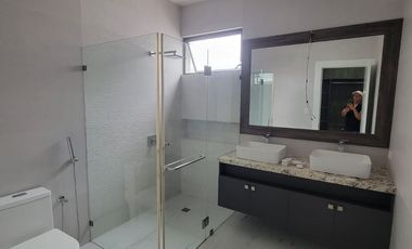 En alquiler lujosa y moderna casa semiamoblada en Isla Mocoli, Samborondon