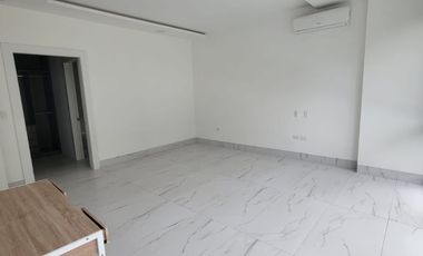 En alquiler lujosa y moderna casa semiamoblada en Isla Mocoli, Samborondon