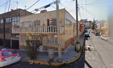 Venta de Casa en Remate, con gran ubicación cerca del Hospital Pediátrico Tacubaya, Col. Bellavista, Álvaro Obregón, CDMX