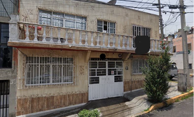 Venta de Casa en Remate, con gran ubicación cerca del Hospital Pediátrico Tacubaya, Col. Bellavista, Álvaro Obregón, CDMX