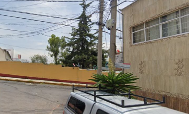 Venta de Casa en Remate, con gran ubicación cerca del Hospital Pediátrico Tacubaya, Col. Bellavista, Álvaro Obregón, CDMX