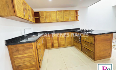 Casa Medianera en Arriendo – Excelente Ubicación en La Ceja