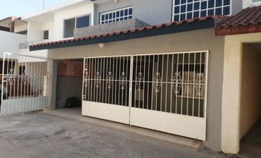 CÉNTRICA CASA DE 3 RECAMARAS EN RENTA