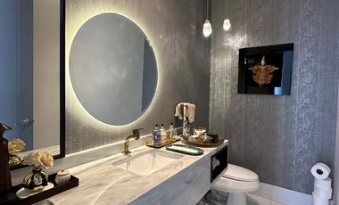 En venta lujosa casa esquinera con vista al lago full amoblada en Aires del Batan, Av. Samborondon