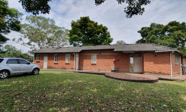 SE VENDE LOTE DE 36.554M2 POR LA SIRIA, VIA A ALCALA