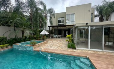 En venta lujosa casa al lago en Arrecife, Isla Mocoli, Via Samborondon