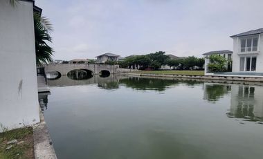 En venta exclusivo terreno al lago en Plaza Lagos, Via a Samborondon