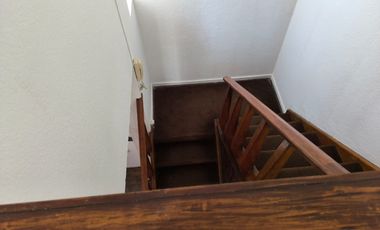 $ 850.000 SE ARRIENDA COMODO CHALET, MUY BUENA UBICACION