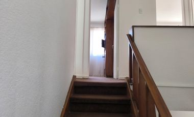 $ 850.000 SE ARRIENDA COMODO CHALET, MUY BUENA UBICACION