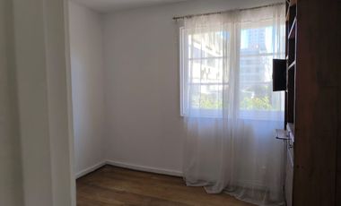 $ 850.000 SE ARRIENDA COMODO CHALET, MUY BUENA UBICACION