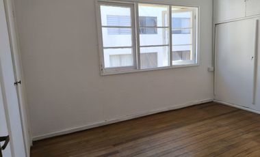 $ 850.000 SE ARRIENDA COMODO CHALET, MUY BUENA UBICACION