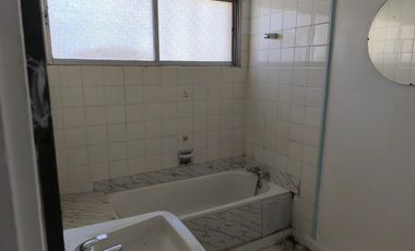 $ 850.000 SE ARRIENDA COMODO CHALET, MUY BUENA UBICACION