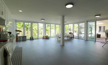 Two Modern Homes for Sale – 5 Bed, 4 Bath, 2 Levels, 1 Rai, Kumphawapi, Udon Thani, Thailand