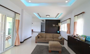 Two Modern Homes for Sale – 5 Bed, 4 Bath, 2 Levels, 1 Rai, Kumphawapi, Udon Thani, Thailand