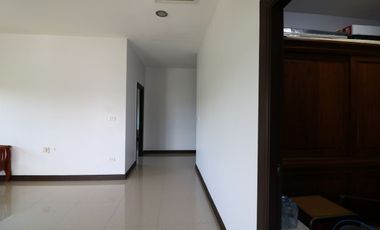 Two Modern Homes for Sale – 5 Bed, 4 Bath, 2 Levels, 1 Rai, Kumphawapi, Udon Thani, Thailand