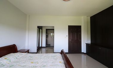 Two Modern Homes for Sale – 5 Bed, 4 Bath, 2 Levels, 1 Rai, Kumphawapi, Udon Thani, Thailand