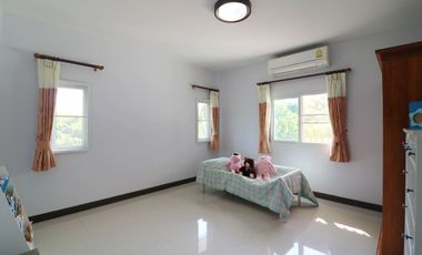 Two Modern Homes for Sale – 5 Bed, 4 Bath, 2 Levels, 1 Rai, Kumphawapi, Udon Thani, Thailand
