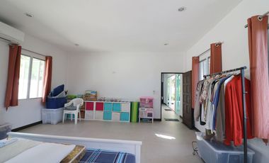 Two Modern Homes for Sale – 5 Bed, 4 Bath, 2 Levels, 1 Rai, Kumphawapi, Udon Thani, Thailand