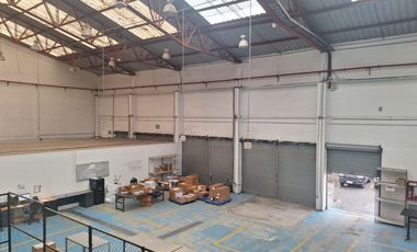 VENTA PROPIEDAD IDEAL PARA INSTITUTO, EMPRESAS LOGISTICAS, COMERCIALIZADORAS, SECTOR SOLCA