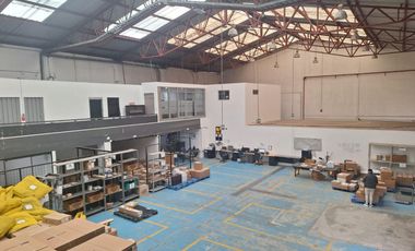 VENTA PROPIEDAD IDEAL PARA INSTITUTO, EMPRESAS LOGISTICAS, COMERCIALIZADORAS, SECTOR SOLCA