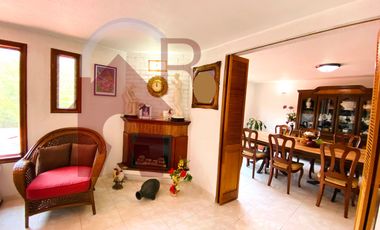 Venta Casa con Jardín Privado
