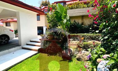 Venta Casa con Jardín Privado