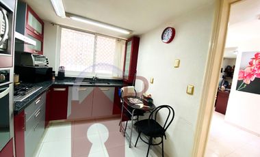 Venta Casa con Jardín Privado