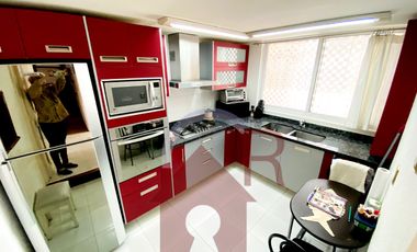 Venta Casa con Jardín Privado