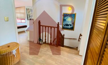 Venta Casa con Jardín Privado