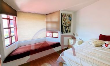 Venta Casa con Jardín Privado