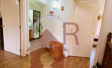 Venta Casa con Jardín Privado