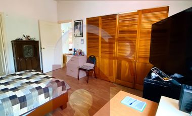 Venta Casa con Jardín Privado