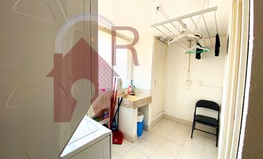Venta Casa con Jardín Privado