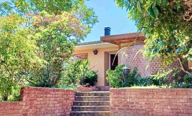 SE VENDE HERMOSA CASA EN REÑACA SECTOR LOS ALMENDROS UF 10000 VIÑA DEL MAR