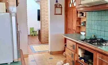 SE VENDE HERMOSA CASA EN REÑACA SECTOR LOS ALMENDROS UF 10000 VIÑA DEL MAR