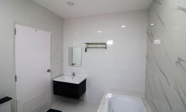 4-Bedroom 4-Bath Modern Home for Sale in Chum Phae, Khon Kaen – Spacious 2-Storey House in Thailand