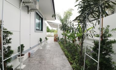 3 Bedroom Pool Villa with 3 Bathrooms for Sale in Dang Yai, Khon Kaen, Thailand